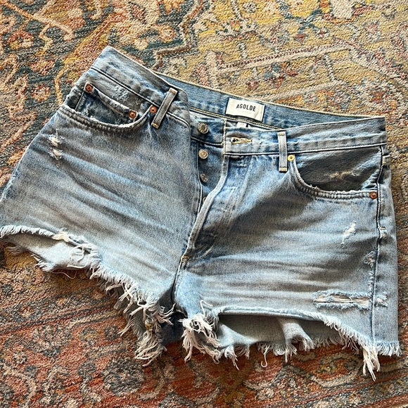 Agolde Pants - Agolde distressed Jeanshorts Sz 28 (Sz 6 US)